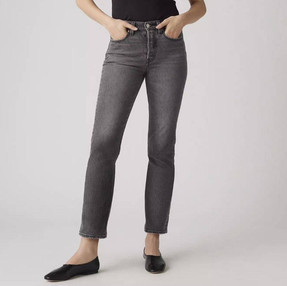 Levi's Wedgie Straight In Well Worn Black Size 31